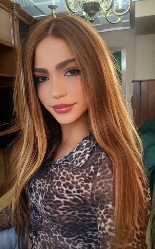 VALENTINA CHICA TRANS GUAPA JOVENCITA ME GUSTA LA FIESTA PASARLA BIEN