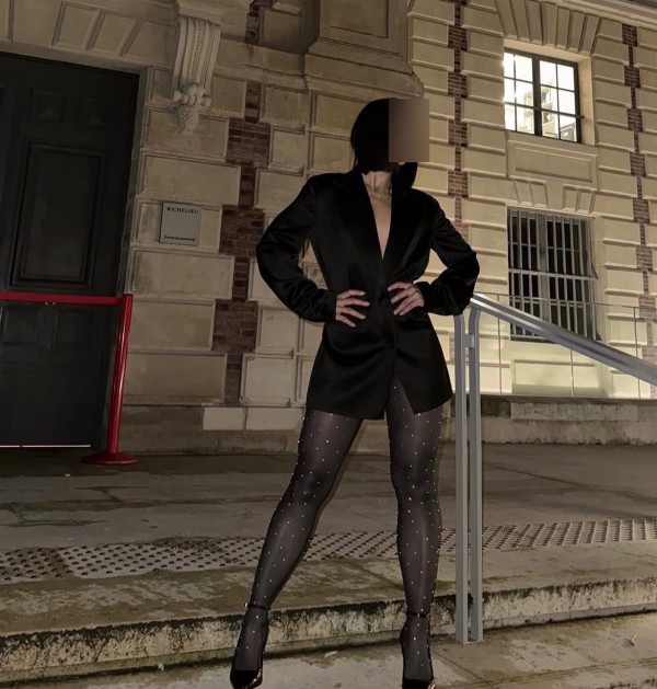 MÍA UNA EXPLOSIÓN DE CHICA EN LA CIUDAD ATRÉVETE