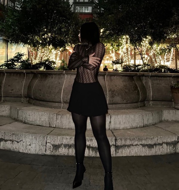 MÍA UNA EXPLOSIÓN DE CHICA EN LA CIUDAD ATRÉVETE