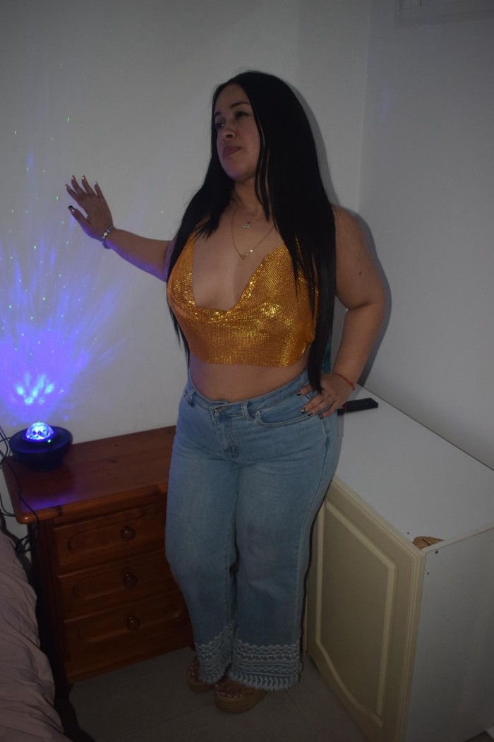 ARDIENTE SENSUAL COMPLACIENTE BOMBA DE SEXO