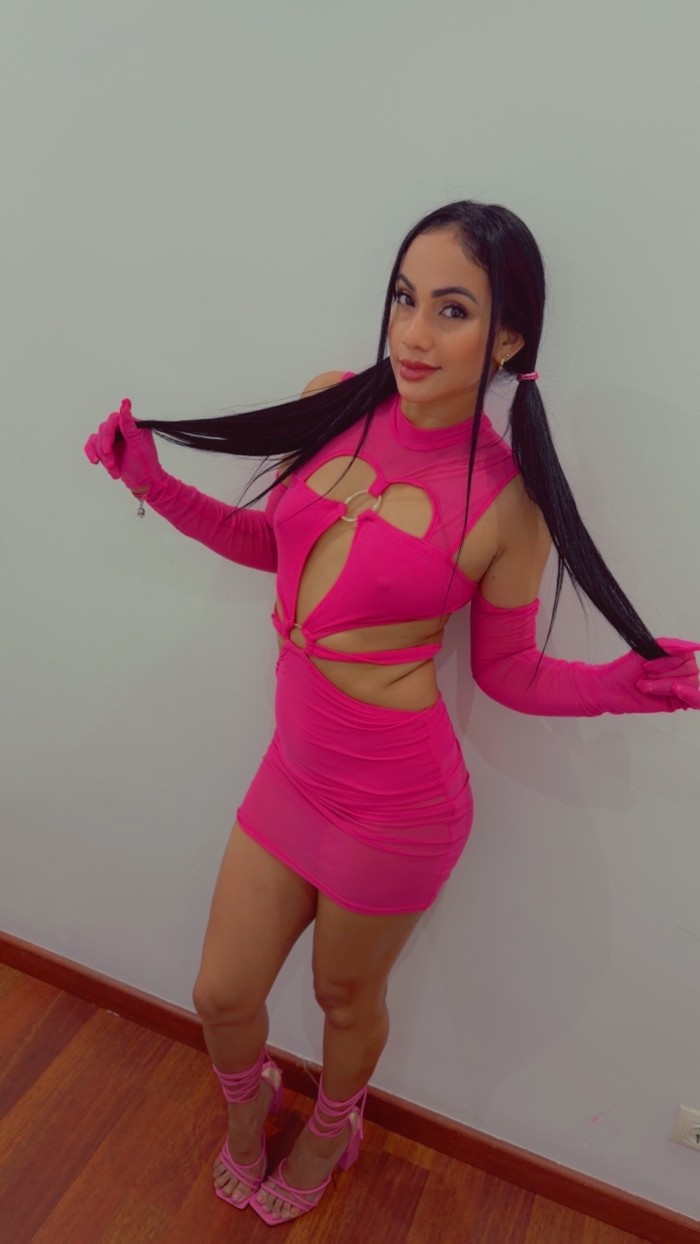 Daniela estudiante delgadita 22 añitos muy dulce