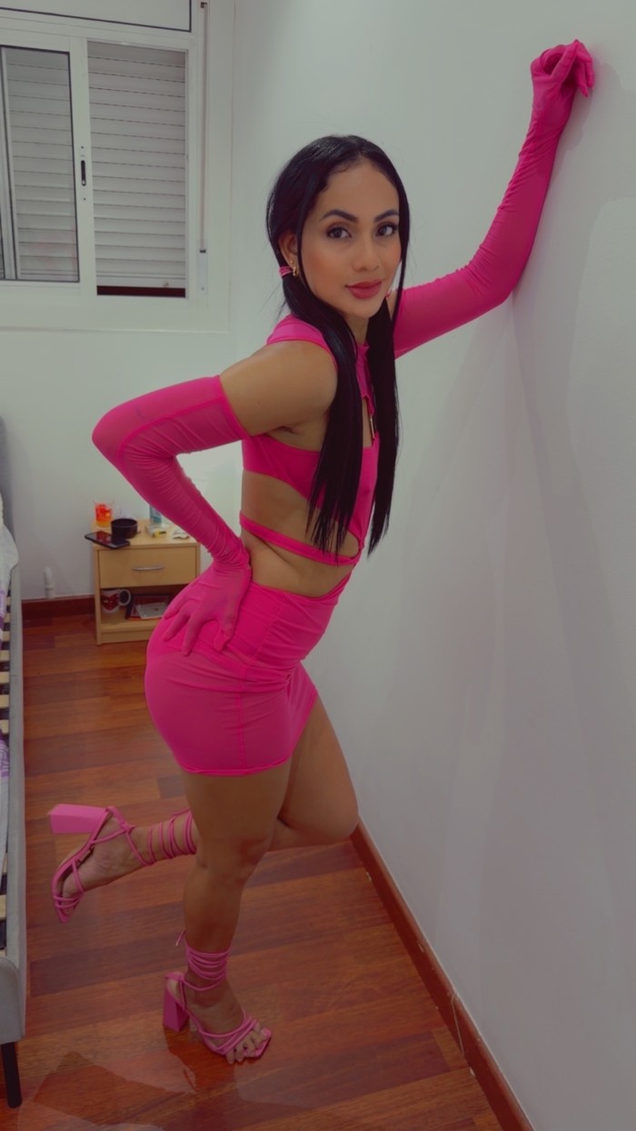 Daniela estudiante delgadita 22 añitos muy dulce