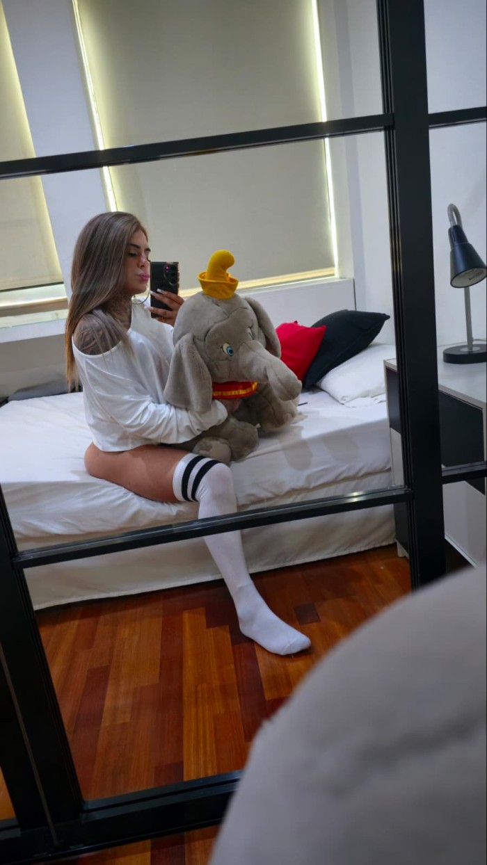 JOVENCITA RUBIA EXPLOSIVA TRANS COLOMBIANA NOVEDAD