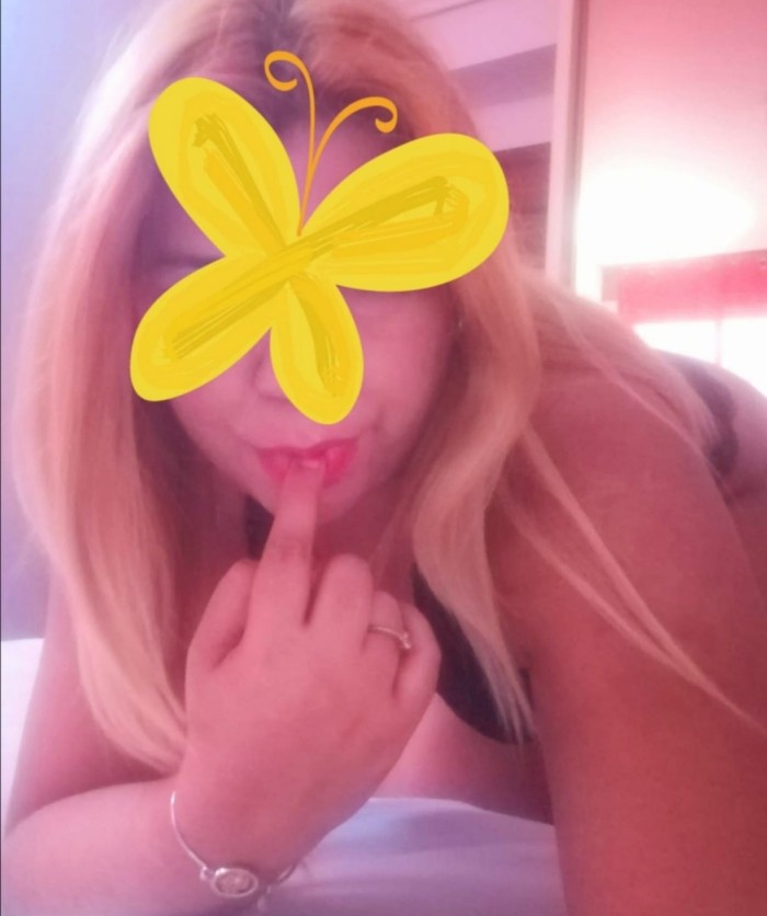 Novedad coñito mojado y  cachondisima