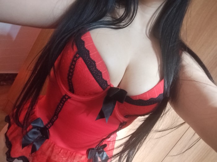 luci jovencita juguetona completa VICIOSA FIESTERA 24H EN VIC