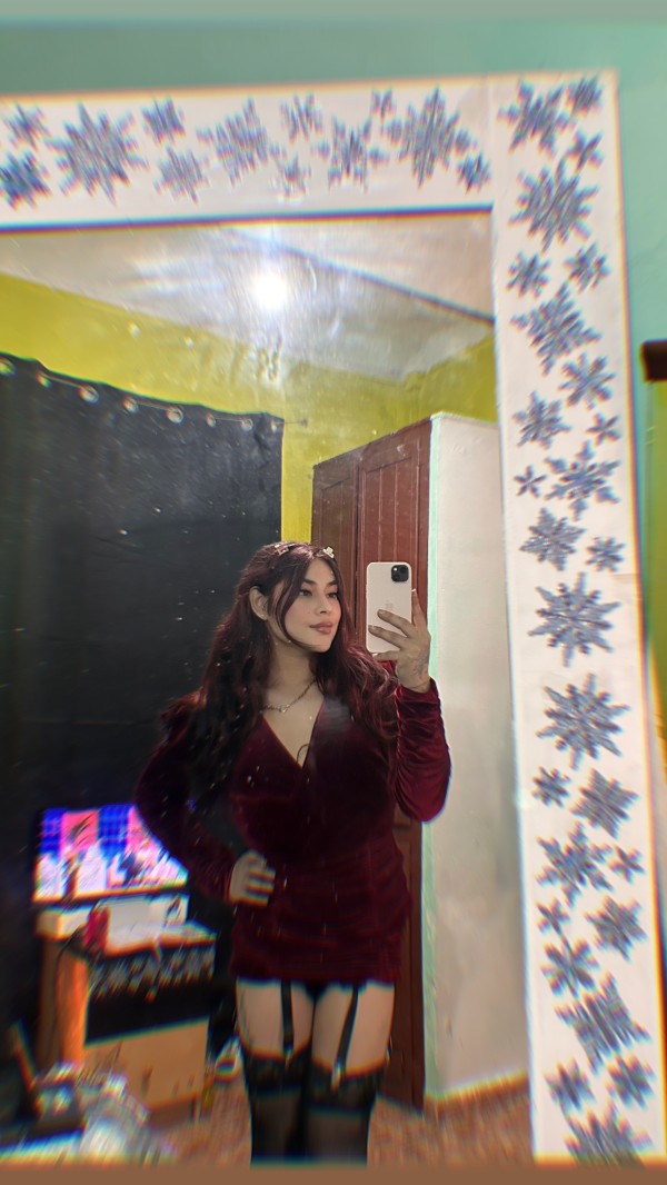 Joven y hermosa mujer trans  super novedad