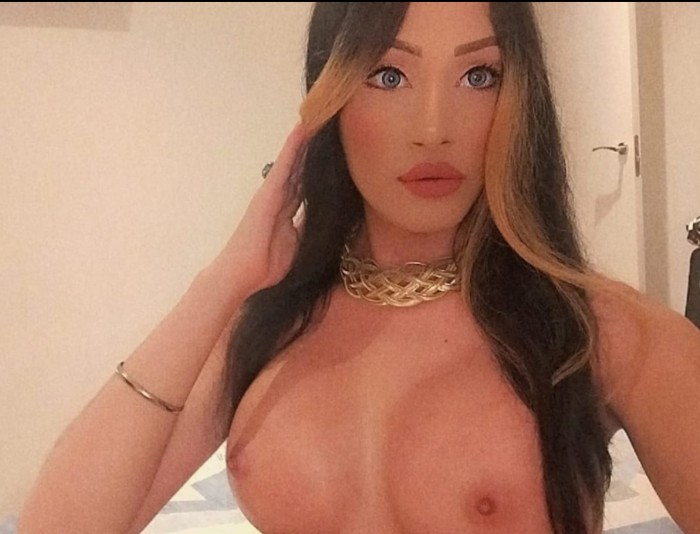 COLOMBOFRANCESA DE LUJO MUY DOTADA Y JUGUETONA