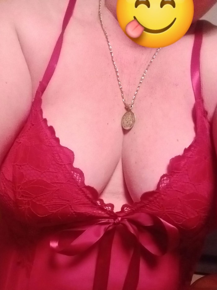 Madurita rellenita disponible muy implicada