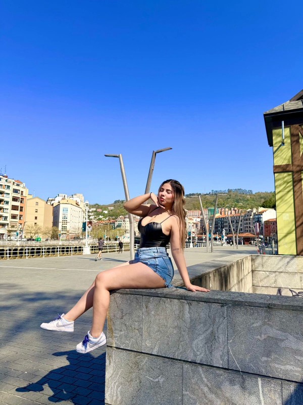 Jovencita inocente recien iniciada