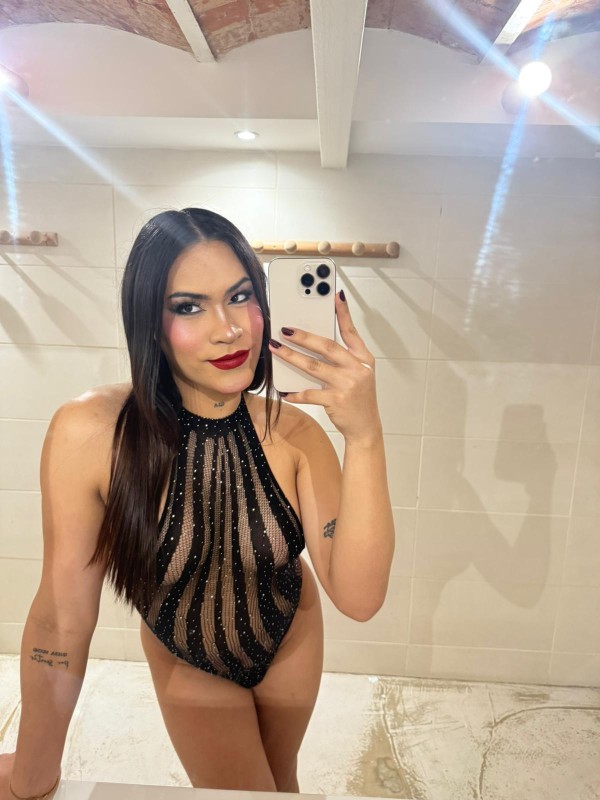 TRANS MORBOSA Y CALIENTE CON GRANDES DOTES PARA TI