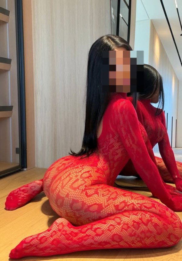 Real Cuerpo y pechos Naturales delgada y Besos apasionados