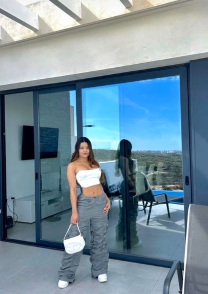 Impresionante rubia de LUJO con ganas de FOLLAR