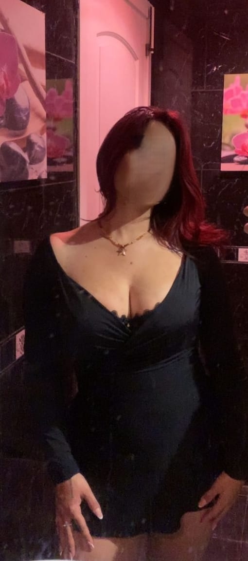 LINDA Y JOVEN LATINA