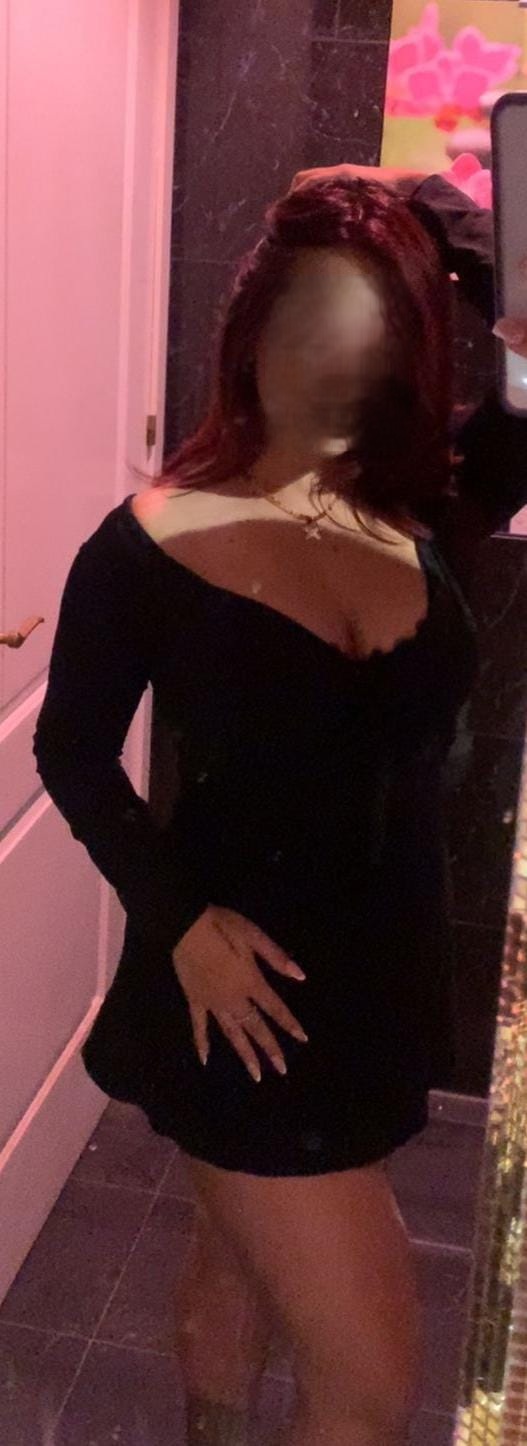 LINDA Y JOVEN LATINA