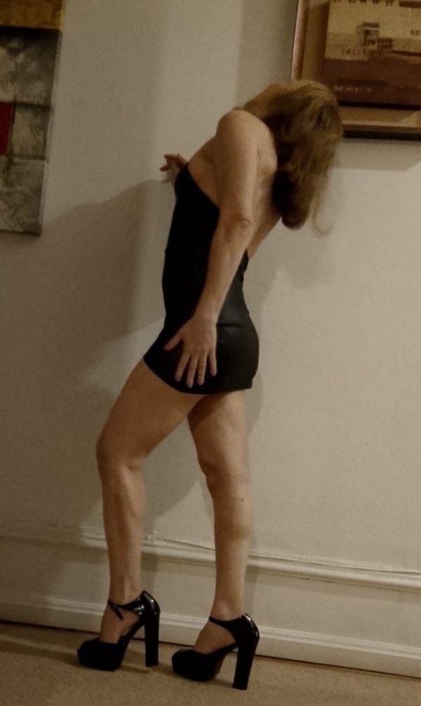 CUATRO AMIGAS LLENAS DE CARISMA EN VIGO CENTRO