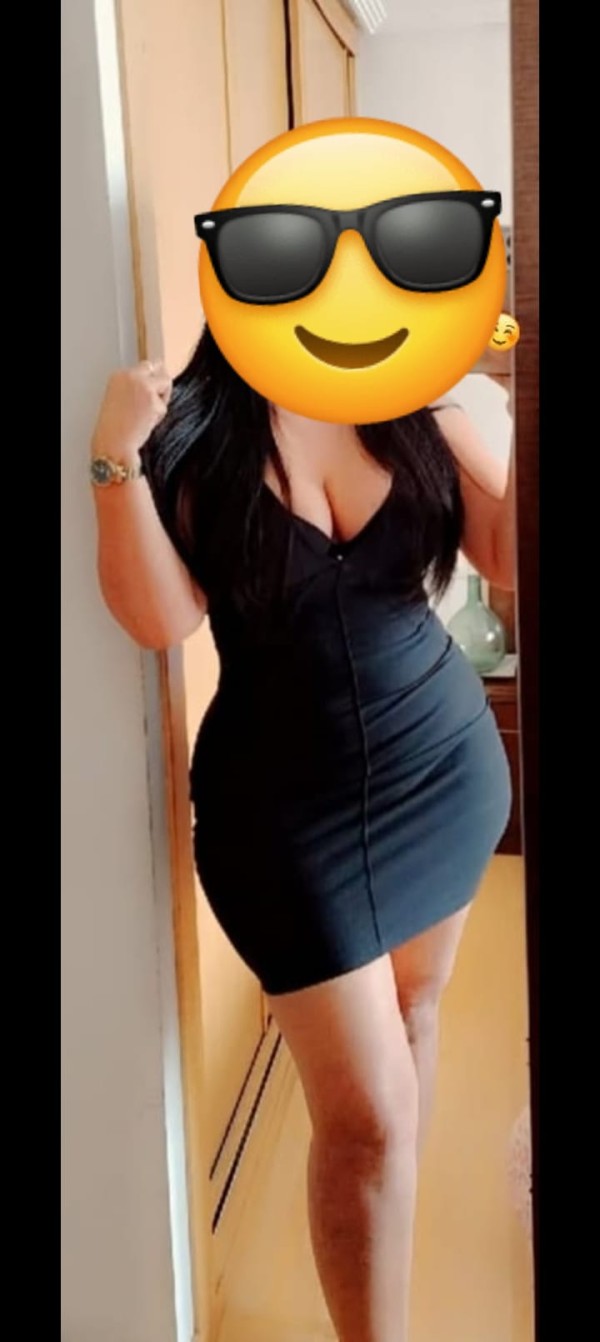 CUATRO AMIGAS LLENAS DE CARISMA Y Diversión