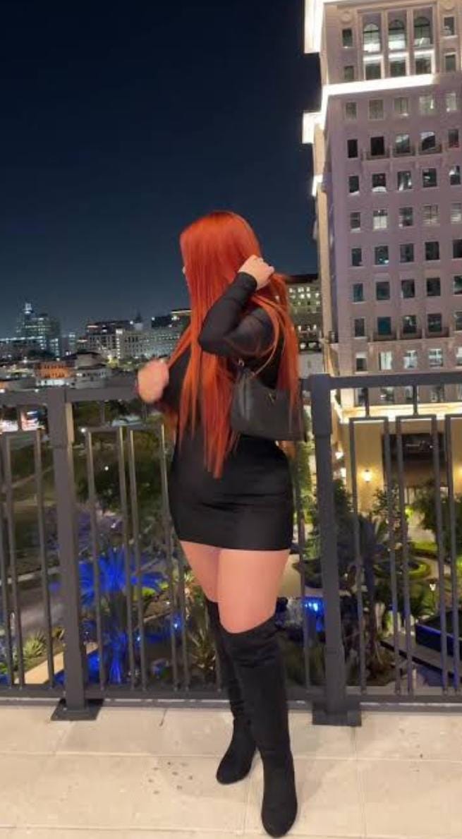 JUGUETONA CANARIA, ARDIENTE EN VILLAGARCÍA