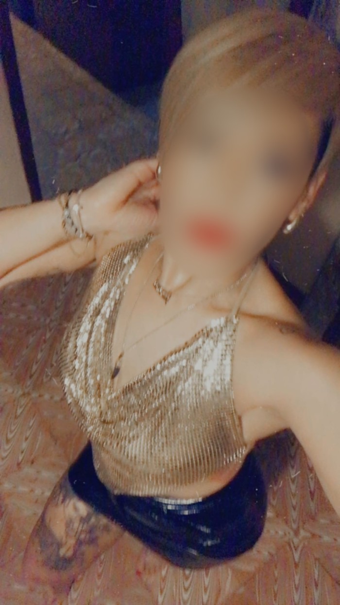 Novedad española asturiana rubia y complaciente