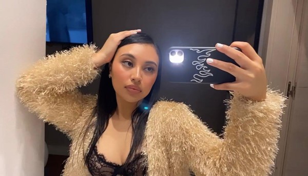 SENSUAL Y JUGUETONA LATINA