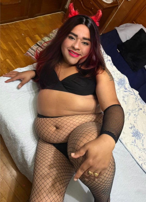Chica Trans fiestera me encanta hacer colocones