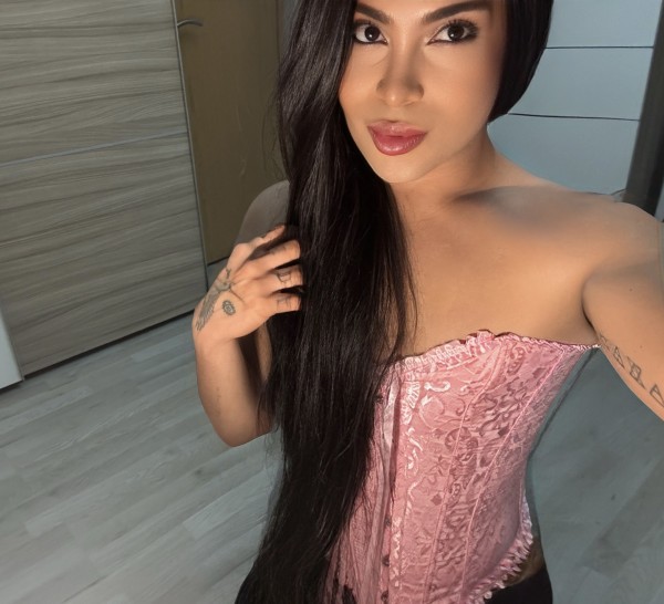 HERMOSA COLOMBIANA CHICA TRANS