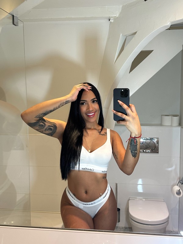 Novedad exótica morena Latina