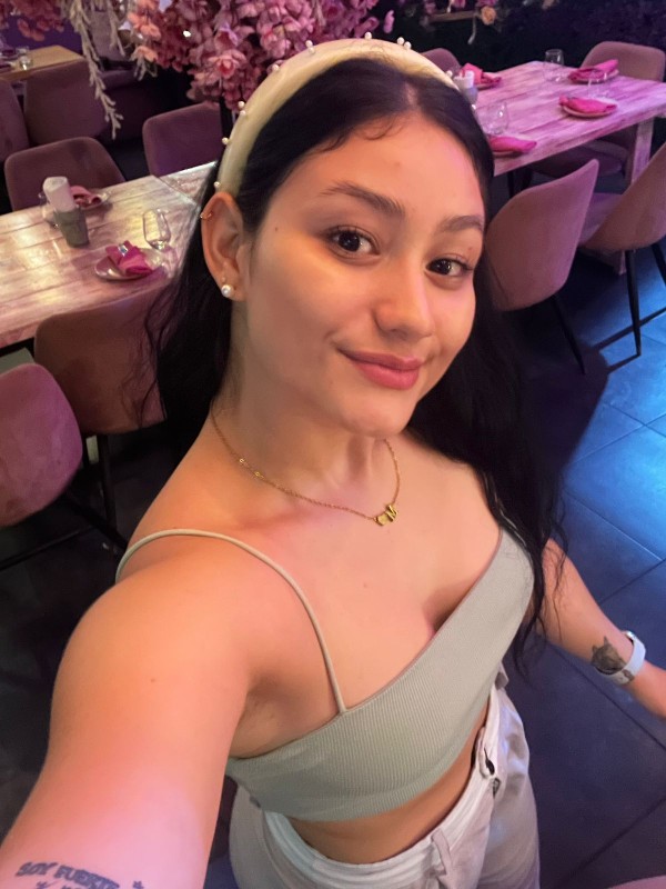 SOFIA JOVENCITA DE FUEGO CANDELA, APASIONADA MUY CARIÑOSA