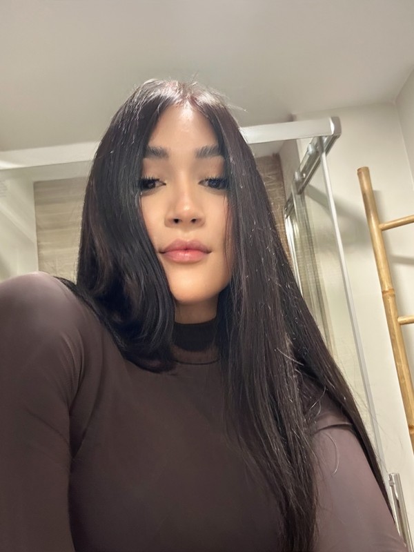 SENSUAL Y ARDIENTE JOVENCITA EXPERTA VIOLANDO CULOS Y BOCAS