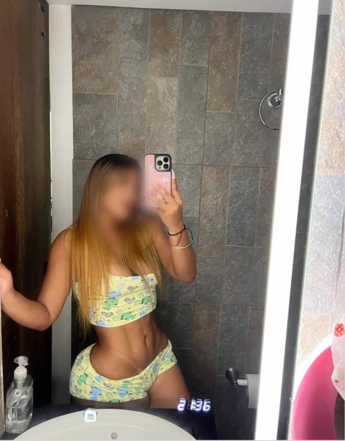 Any  fiestera cachondisima morbosa y atrevida