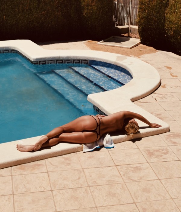 Una RUBIA de ESTE!!! Guapa con Ojos verdes!!!