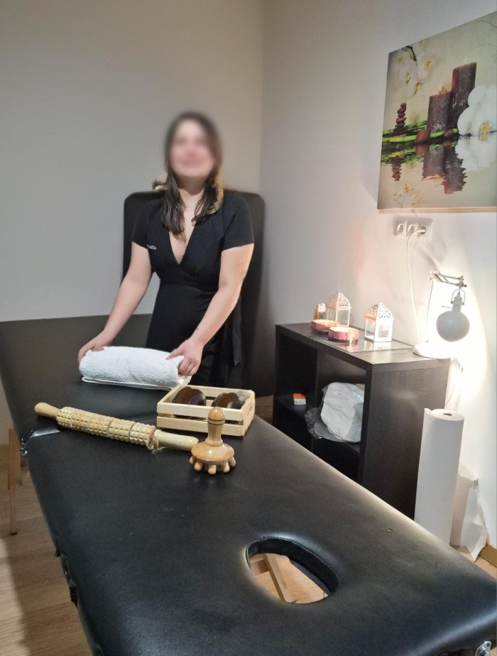 ESTETICISTA. EN PARO HOY MASAJE LIMPIEZA FACIAL