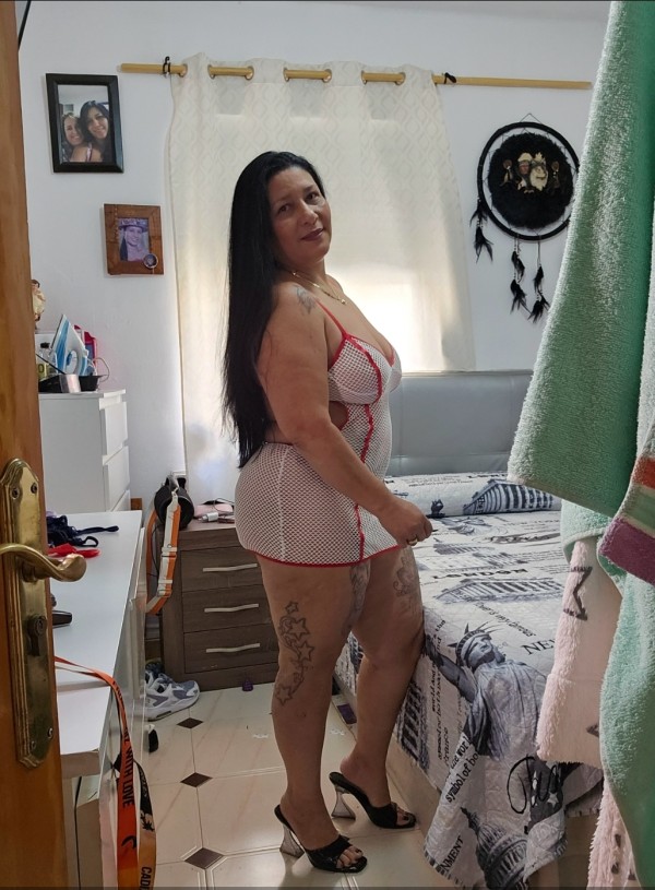 Mojadita caliente fiestera.