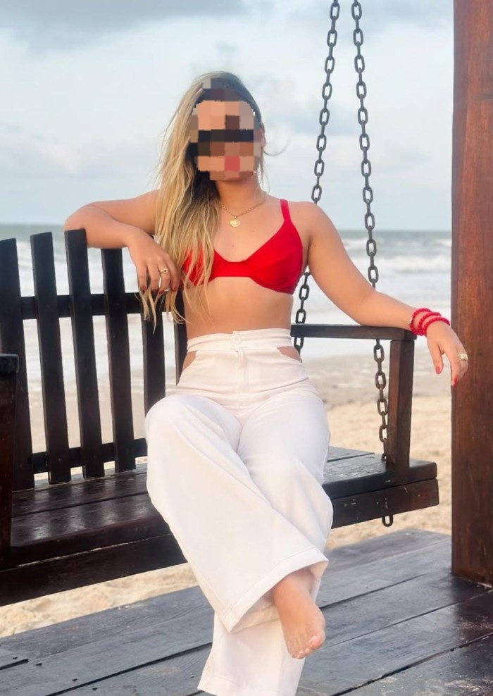 RUBIA EXTROVERTIDA ULTIMO DIA EN TORREMOLINOS