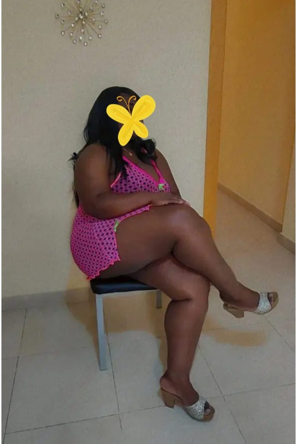 HOLA SOY YESI HERMOSA NNEGRA