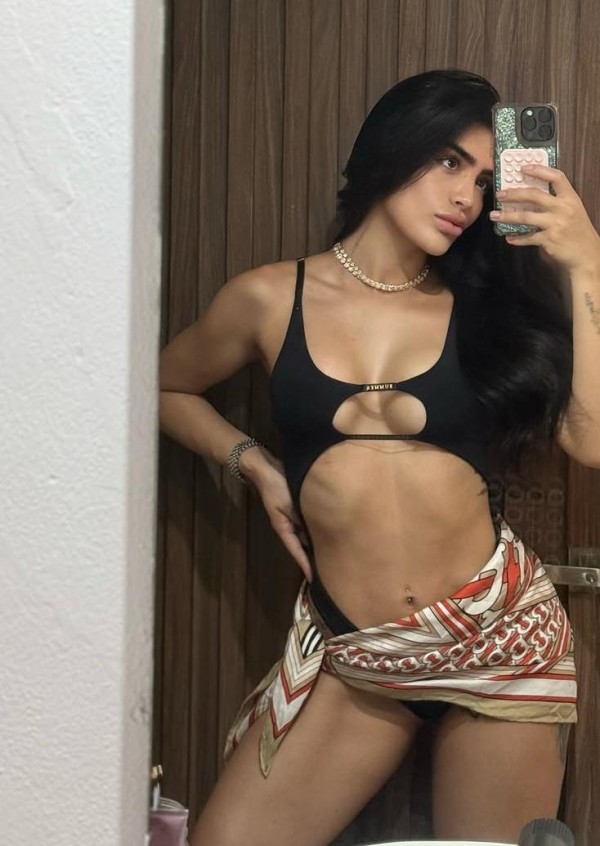 Latina insaciable muy golosa