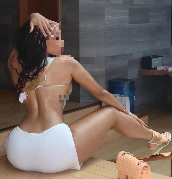 FIESTERA IMPLICADA DELICIOSA CACHONDA COMPLACIENTE