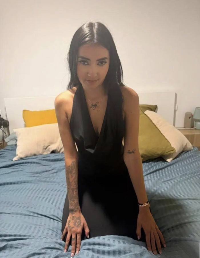 Preciosa estudiante vip recien iniciada 18 añitos