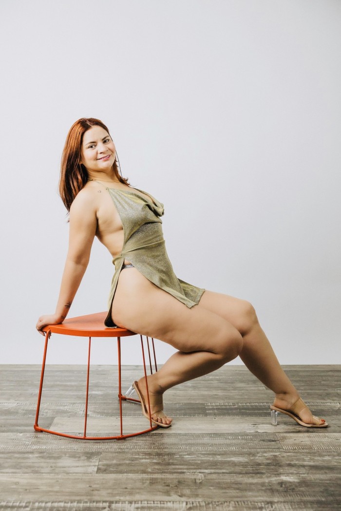 SOMOS DOS AMIGAS LÉSBICO TRÍO COMPLETA EN LA CAMA