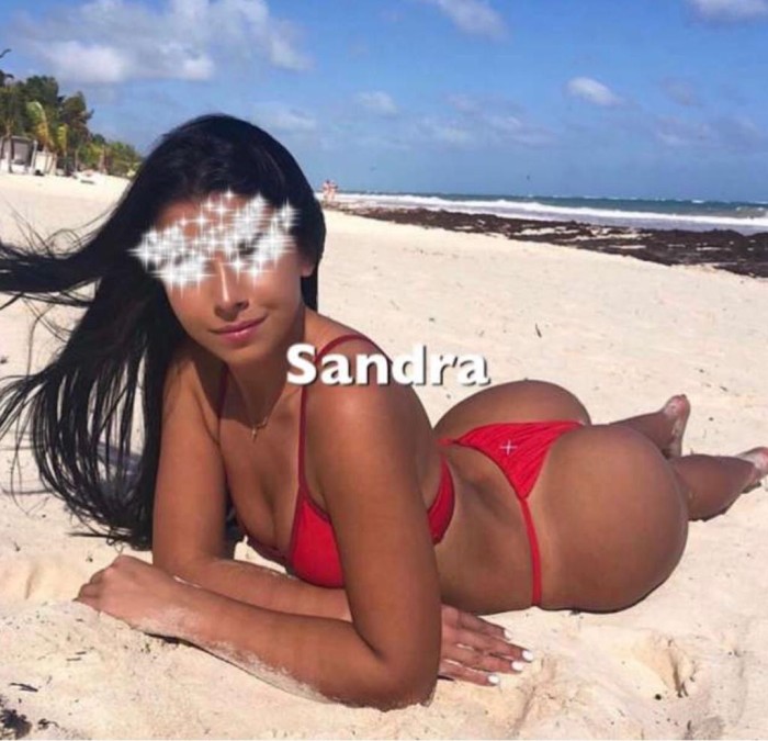 SOMOS DOS AMIGAS LÉSBICO TRÍO COMPLETA EN LA CAMA