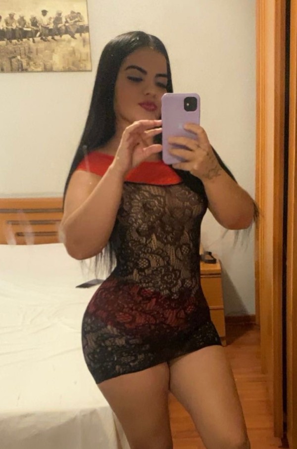 CACHONDA NOVEDAD, ADICTA AL SEXO