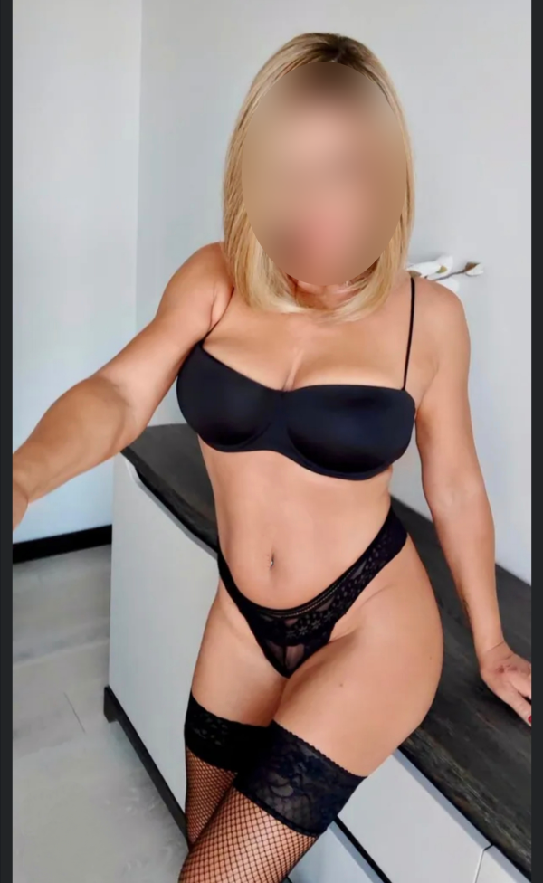 MARCIA MADURA ATRACTIVA Y CARIÑOSA