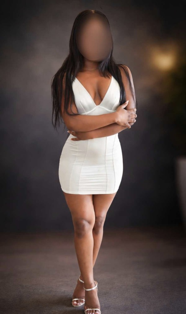 MULATA ESPECTACULAR COMPLACIENTE FOTOS REALES