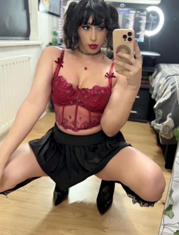 VENEZOLANA ( JUGAMOS )EN GIJON MUY FOLLADORA Y FIESTERA DOMINANTE