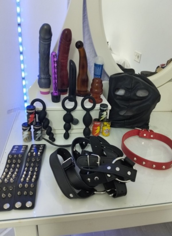 VENEZOLANA ( JUGAMOS )EN GIJON MUY FOLLADORA Y FIESTERA DOMINANTE