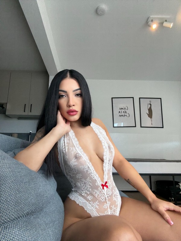 Keila  morena delgadita