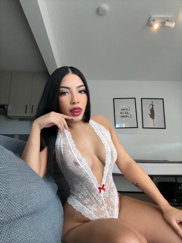 Keila  morena delgadita