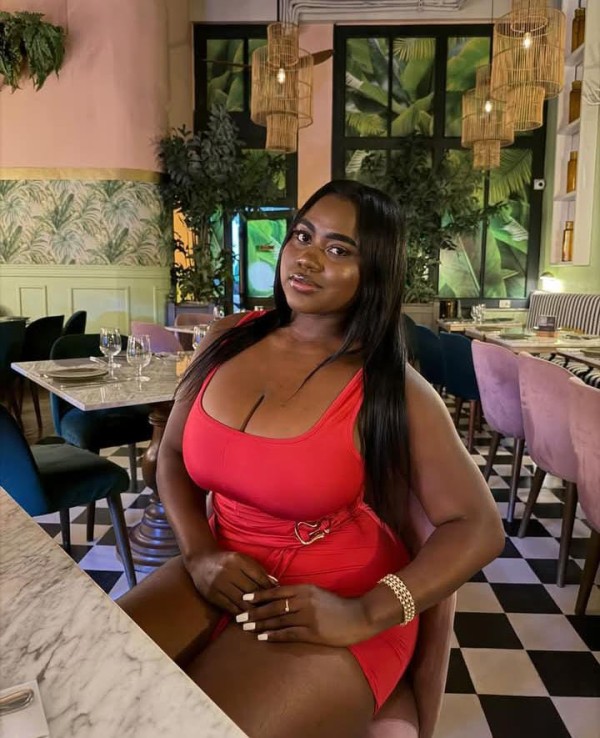 dominante rompe culo.  Santa cruz