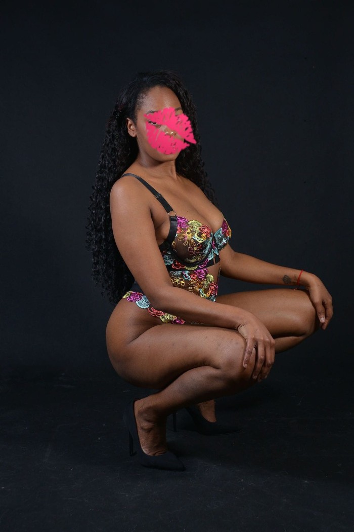 MULATA FIESTERA IMPLICADA