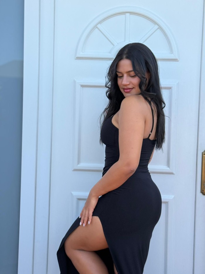 UNA MUY SENSUAL LATINA GANOSA DE TI