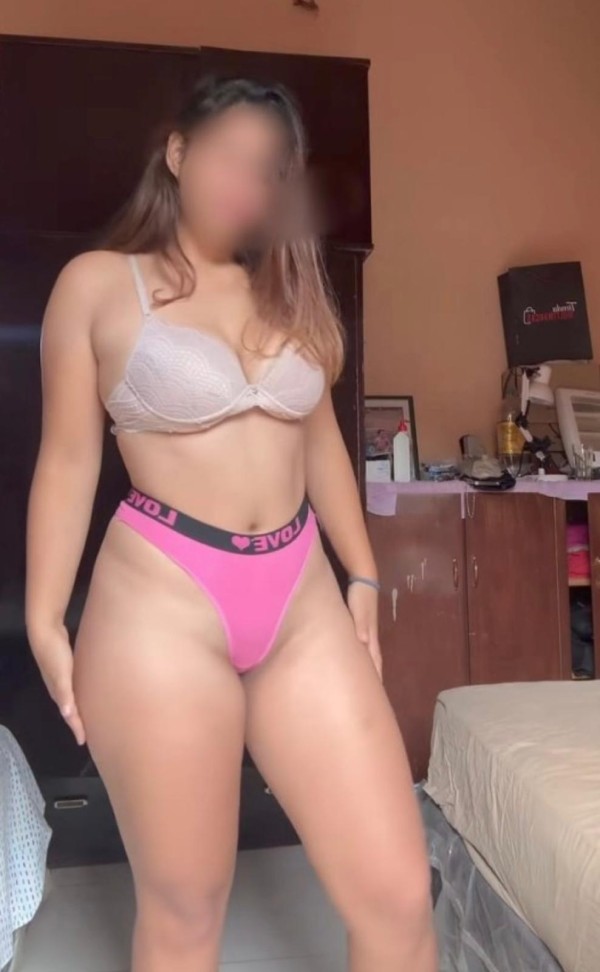 JOVENCITA CACHONDA TE SACARE TODA LA LECHE TRATO DE NOVIO MUY COMPLACIENTE